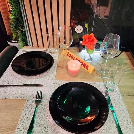 Jungle House Avec Jacuzzi A 10 Min De Disneyland -Taille Chambre- Conde-Sainte-Libiaire Ngoại thất bức ảnh
